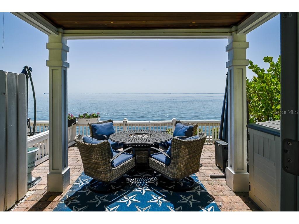 5042 Coquina Key Drive SE Saint Petersburg FL 33705 - TAMPA BAY TB8386926 image1