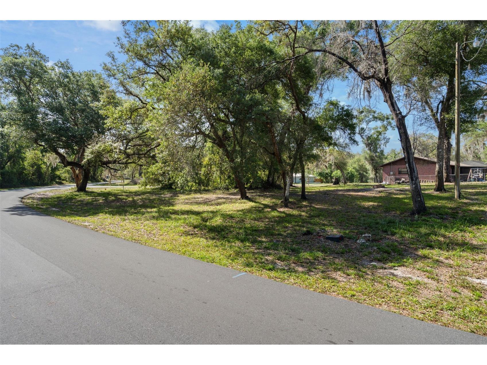5043 Cardinal Drive Dade City FL 33523 W7884927 image2