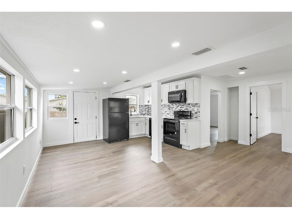 5044 5th Avenue N Saint Petersburg FL 33710 TB8442553 image2