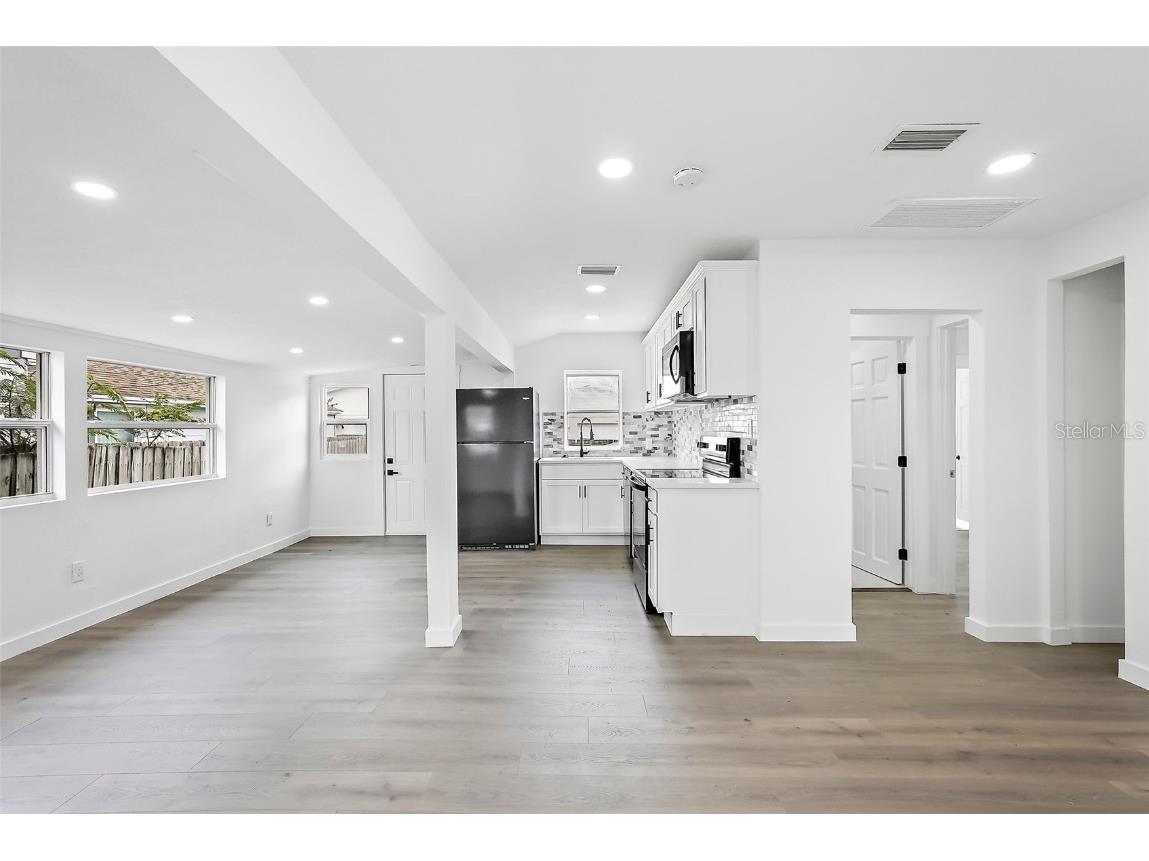 5044 5th Avenue N Saint Petersburg FL 33710 TB8442553 image3