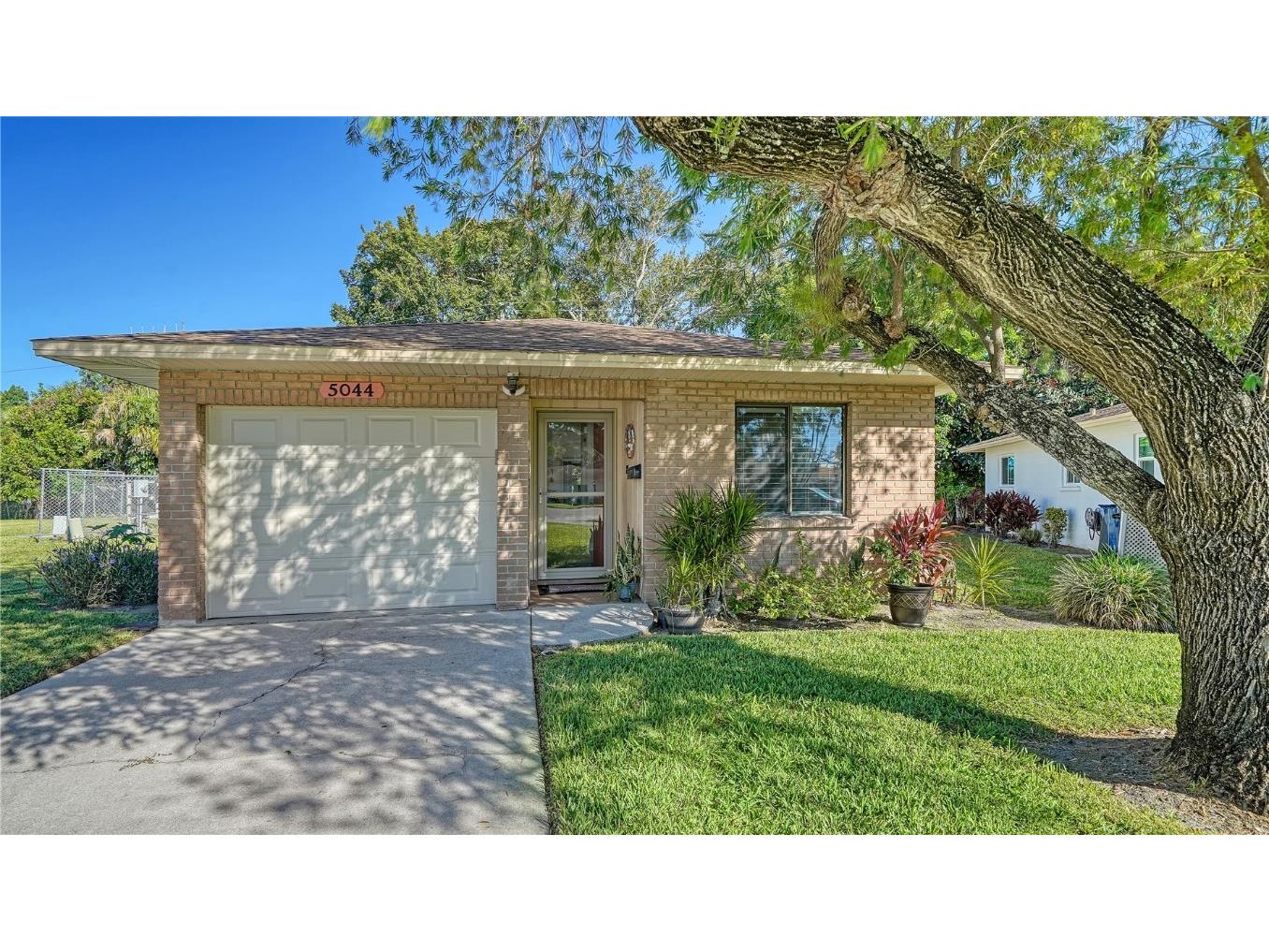 5044 Live Oak Circle Bradenton FL 34207 A4586726 image1