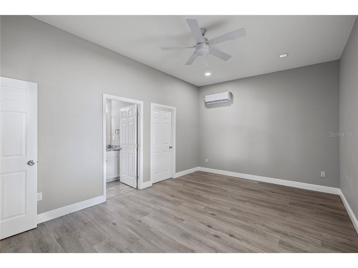 5046 99th Way N Saint Petersburg FL 33708 TB8440034 image16