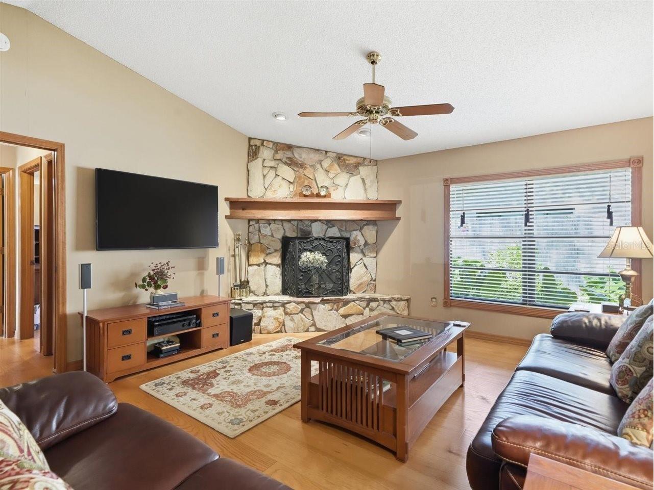 5046 Barrowe Drive Tampa FL 33624 TB8502389 image32