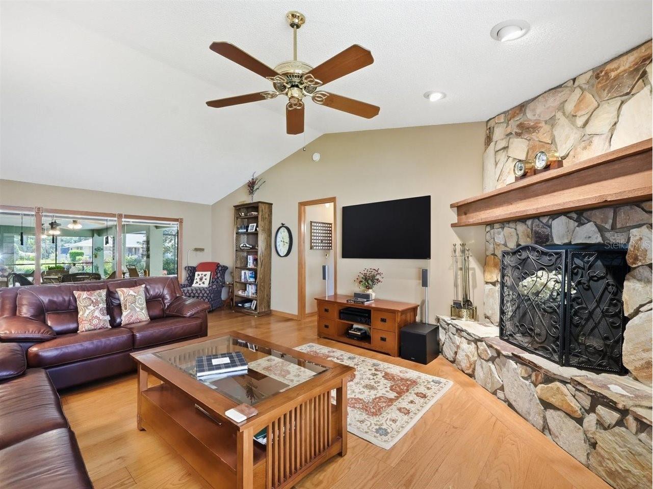 5046 Barrowe Drive Tampa FL 33624 TB8502389 image33