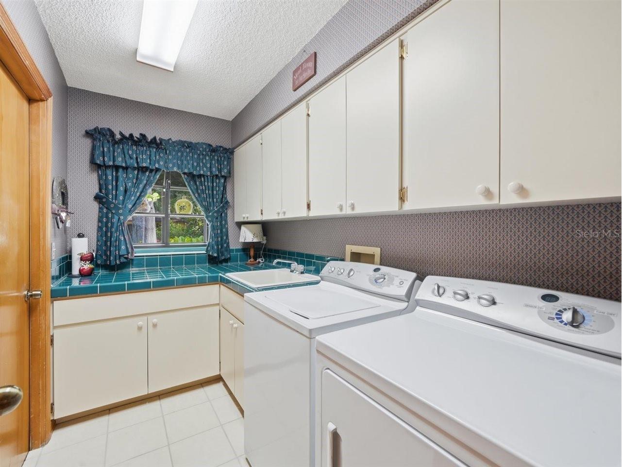 5046 Barrowe Drive Tampa FL 33624 TB8502389 image57