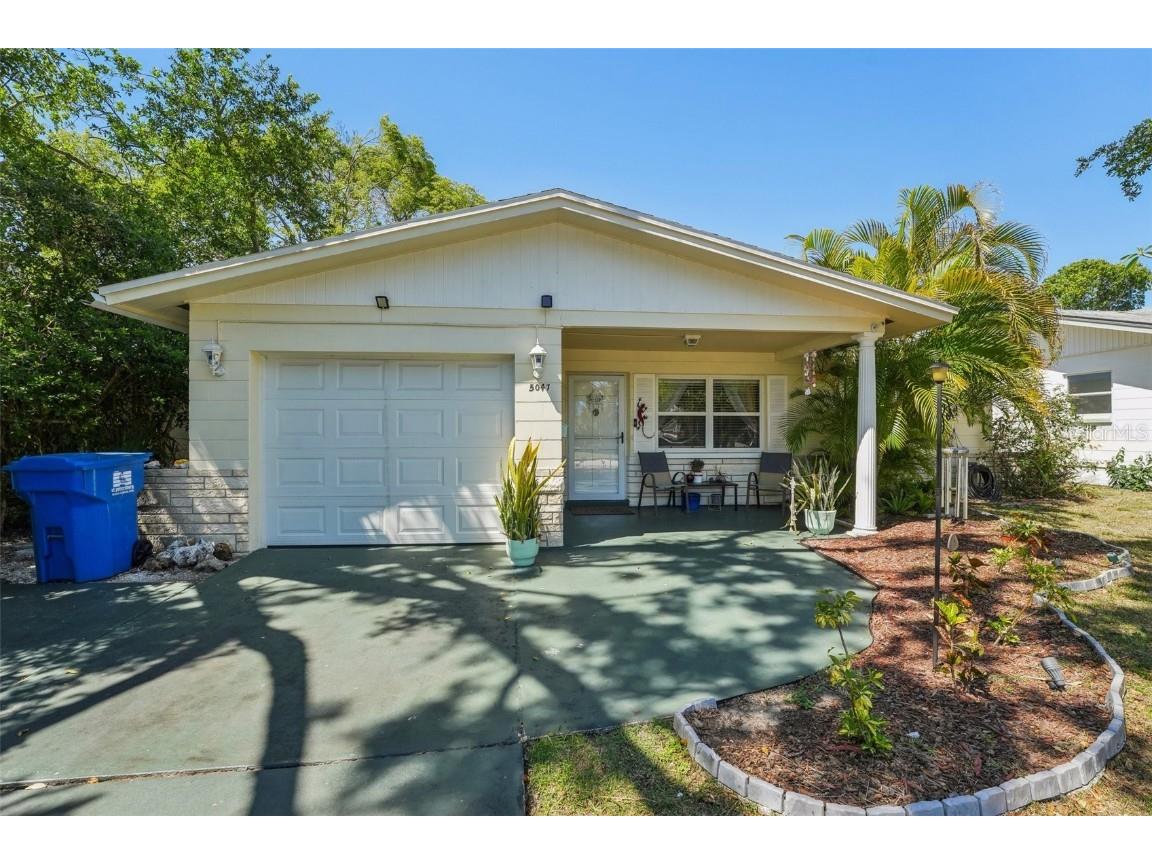 5047 13th Avenue N Saint Petersburg FL 33710 TB8375927 image1