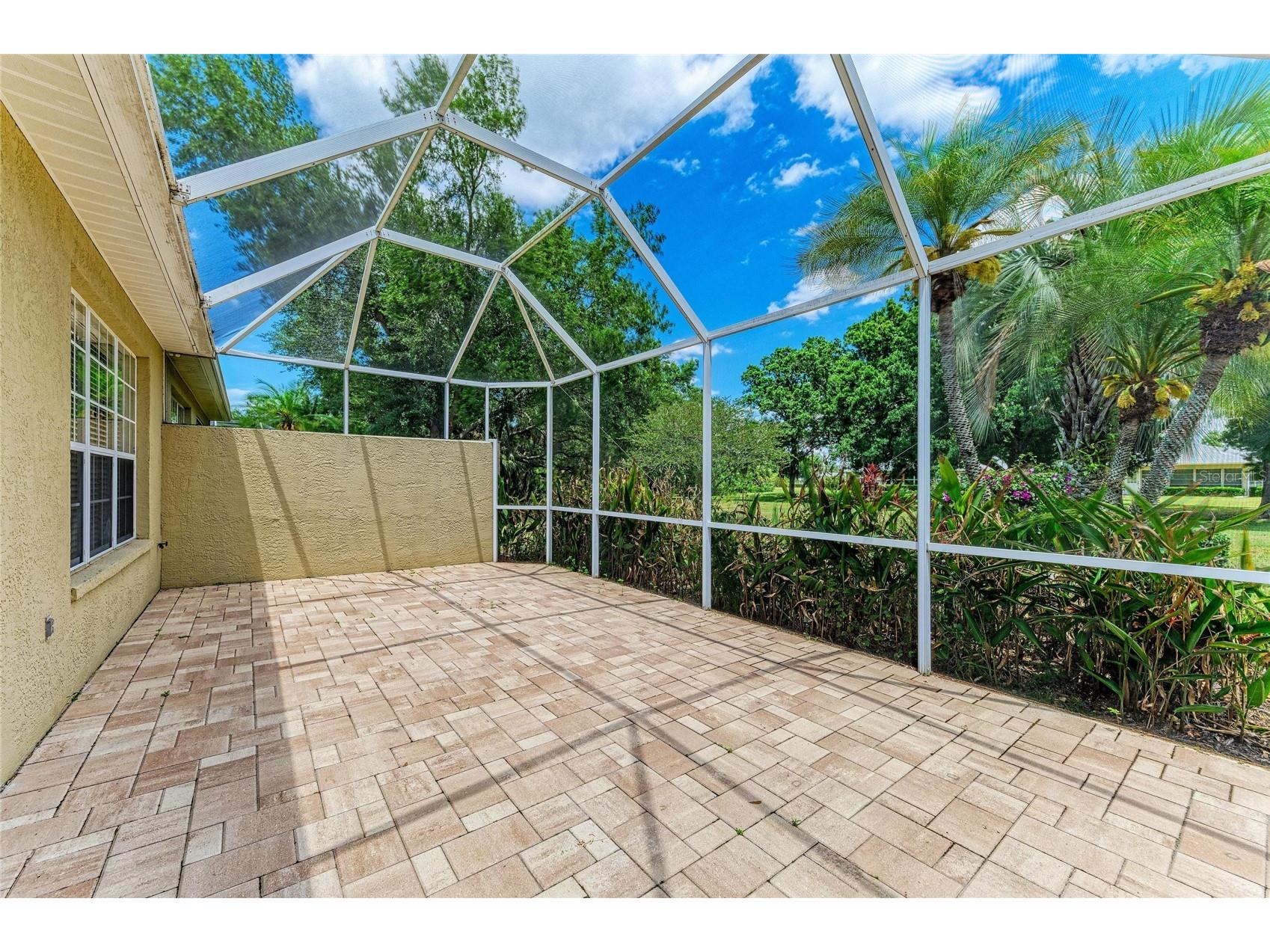 5047 Lakescene Place Sarasota FL 34243 A4691936 image21
