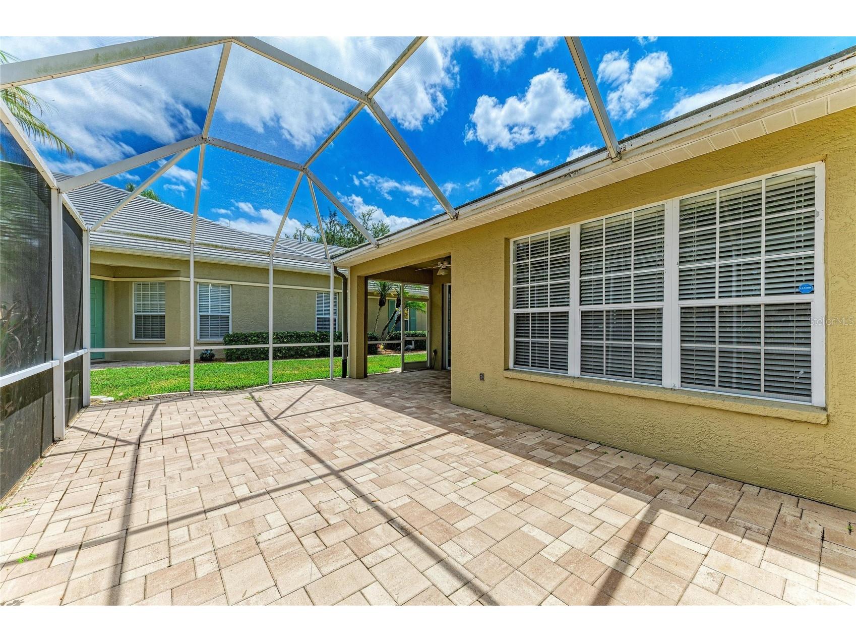 5047 Lakescene Place Sarasota FL 34243 A4691936 image23