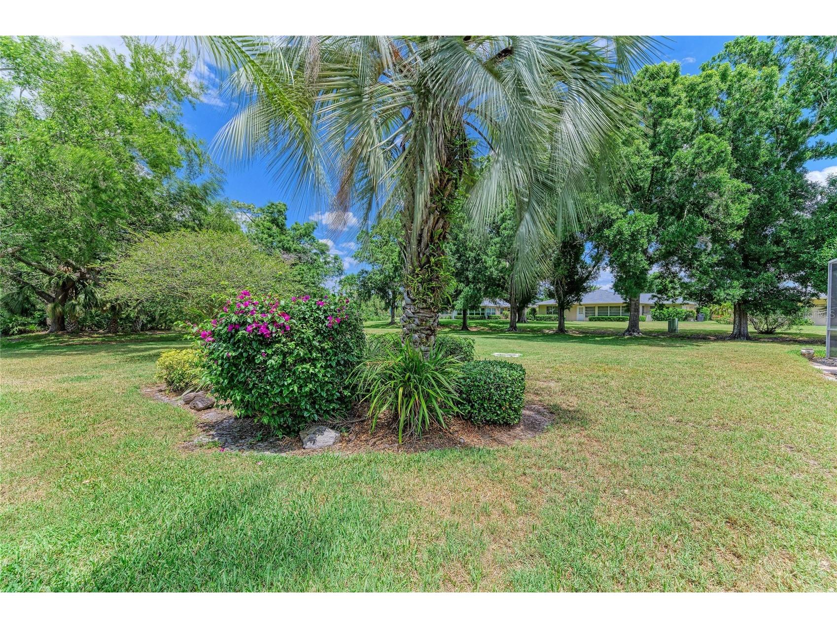 5047 Lakescene Place Sarasota FL 34243 A4691936 image25