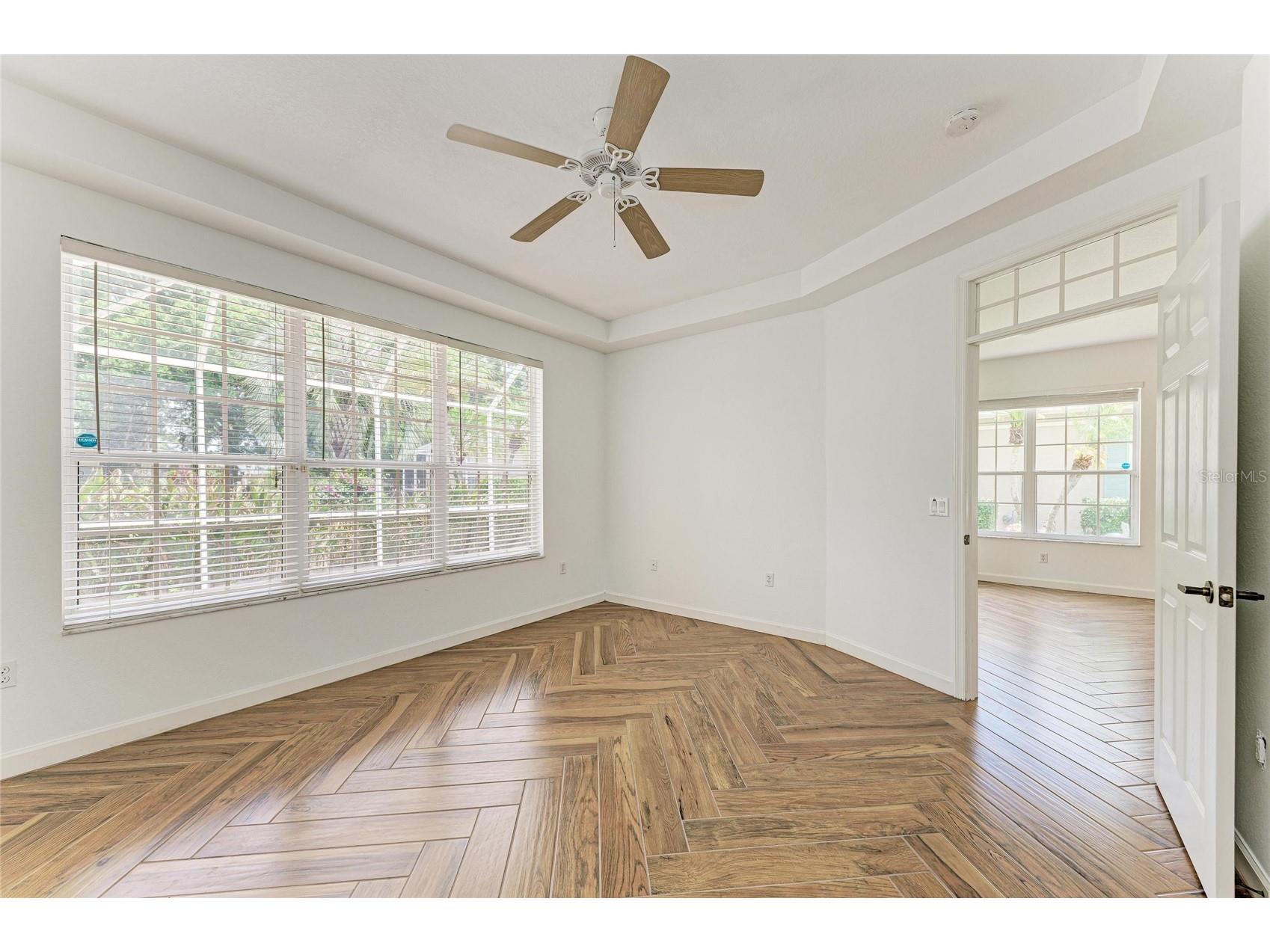 5047 Lakescene Place Sarasota FL 34243 A4691936 image30
