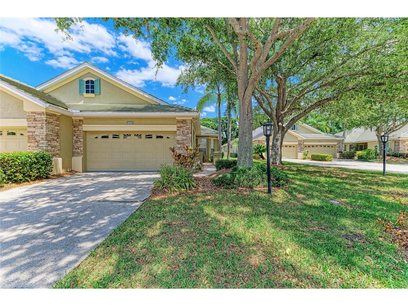 5047 Lakescene Place Sarasota FL 34243 A4691936 image4