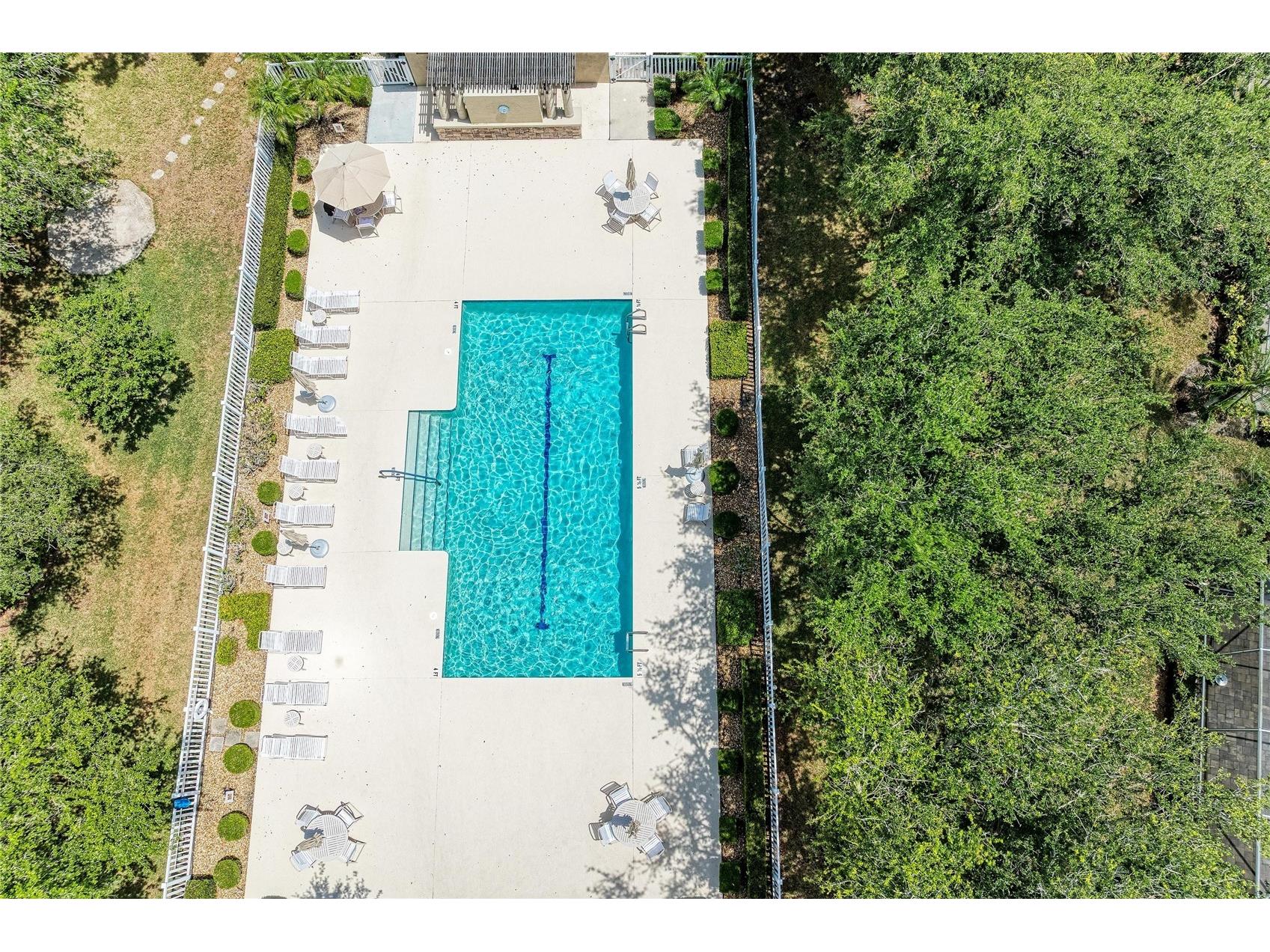 5047 Lakescene Place Sarasota FL 34243 A4691936 image44