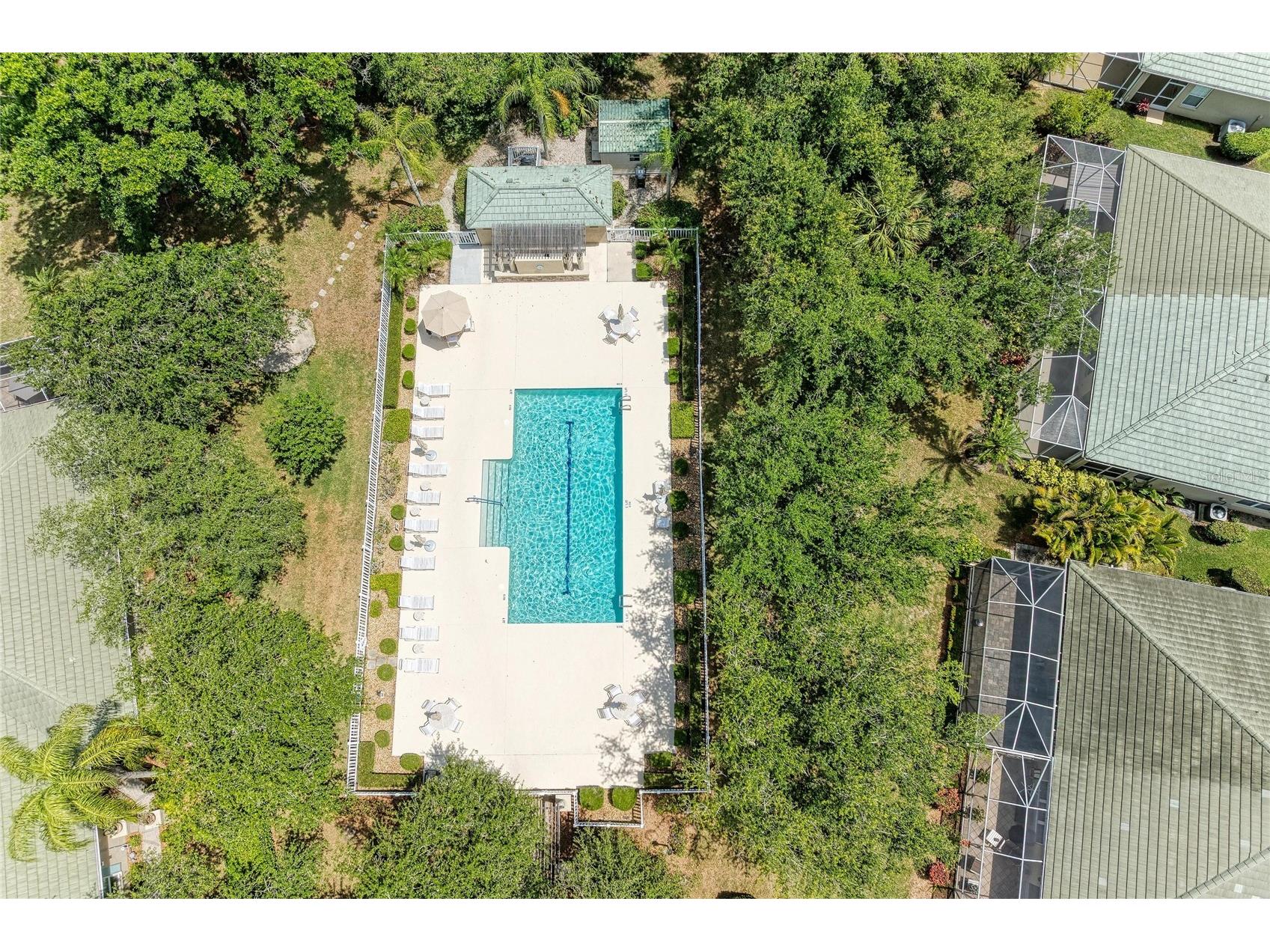5047 Lakescene Place Sarasota FL 34243 A4691936 image45
