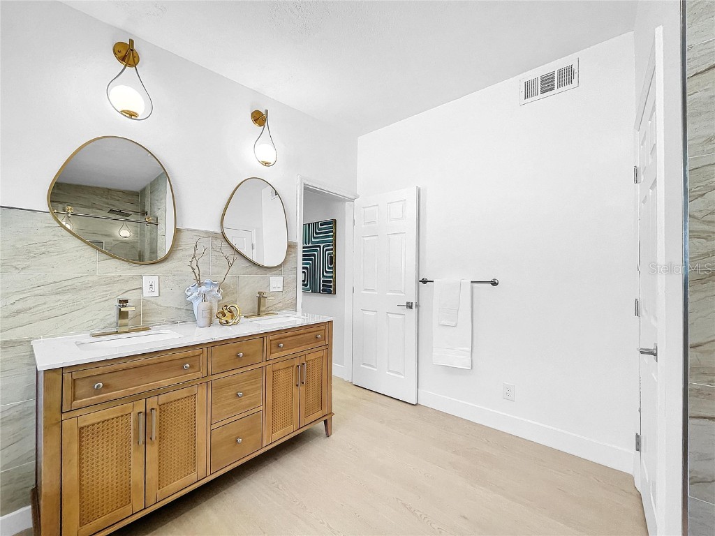 5048 43rd Street S Saint Petersburg FL 33711 TB8427022 image23