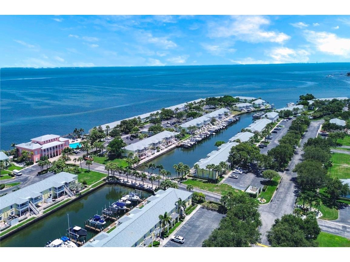 5048 Beach Drive SE #F (FURNISHED) Saint Petersburg FL 33705 U8213143 image1