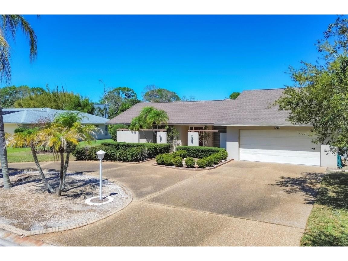 5049 Inverness Drive Sarasota FL 34243 A4645795 image1