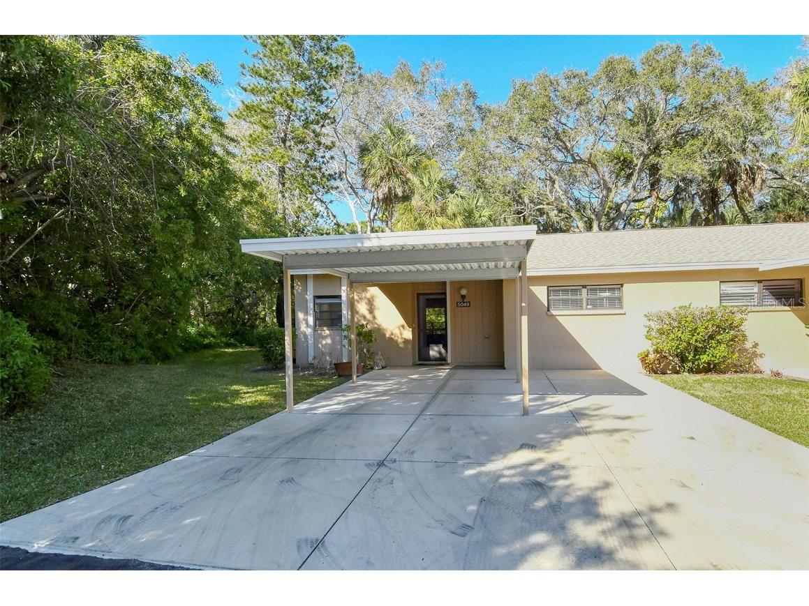 5049 Village Gardens Drive #16 Sarasota FL 34234 A4599282 image1