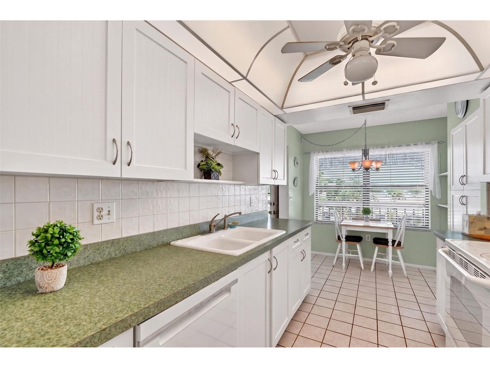 505 30th Avenue W #E303 Bradenton FL 34205 A4692620 image13