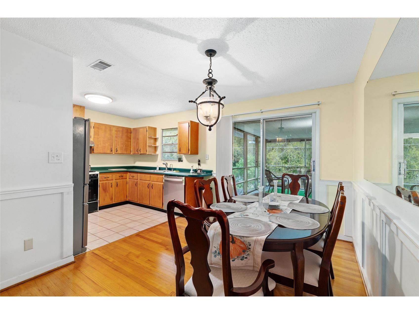 505 NW 37th Place Gainesville FL 32609 GC539400 image9