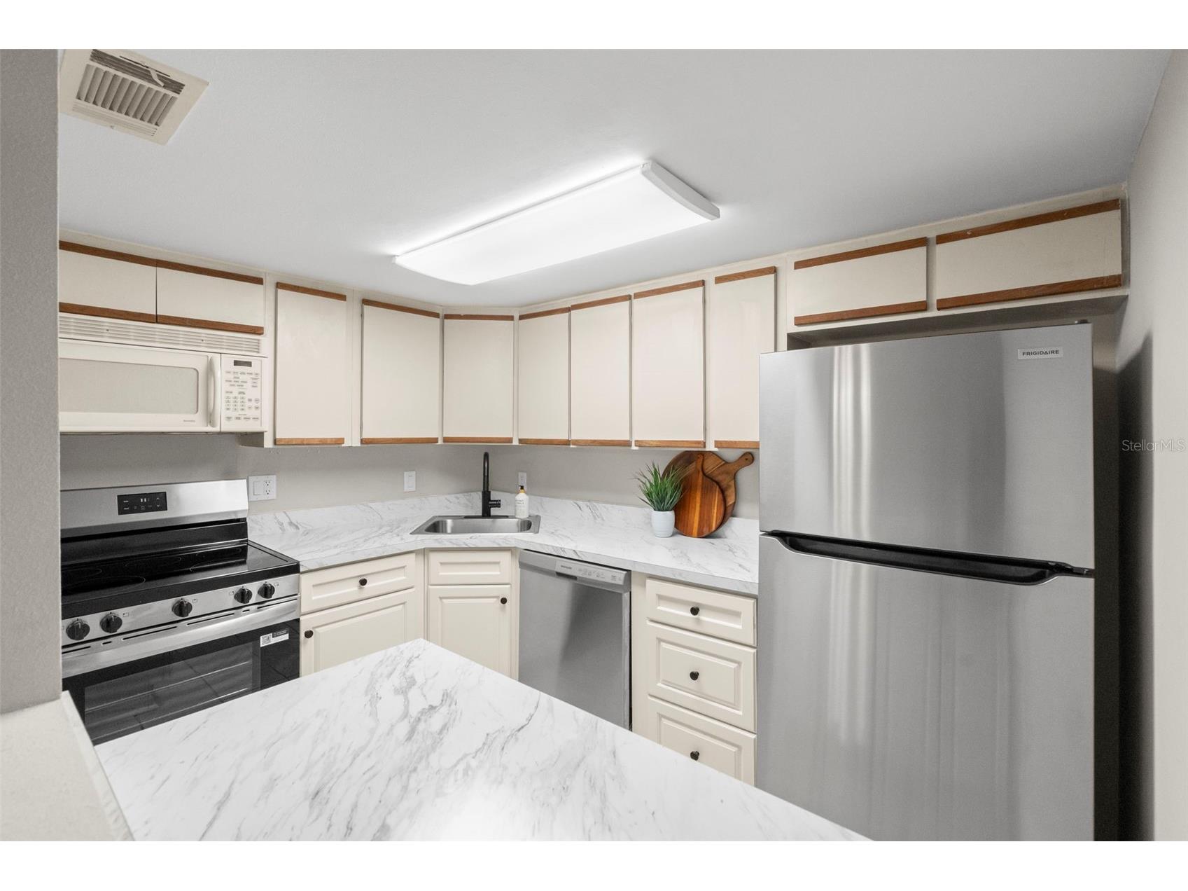 505 Plaza Seville Court #11 Treasure Island FL 33706 TB8487379 image12
