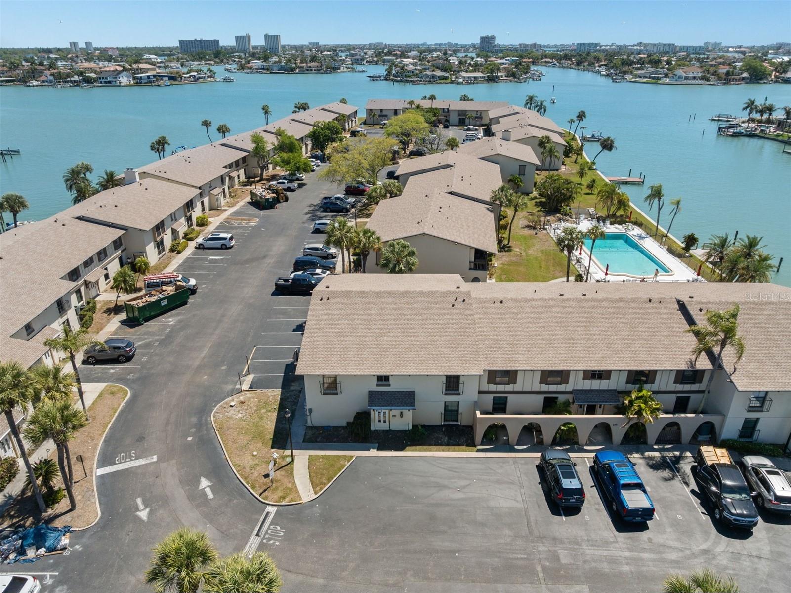 505 Plaza Seville Court #11 Treasure Island FL 33706 TB8487379 image2