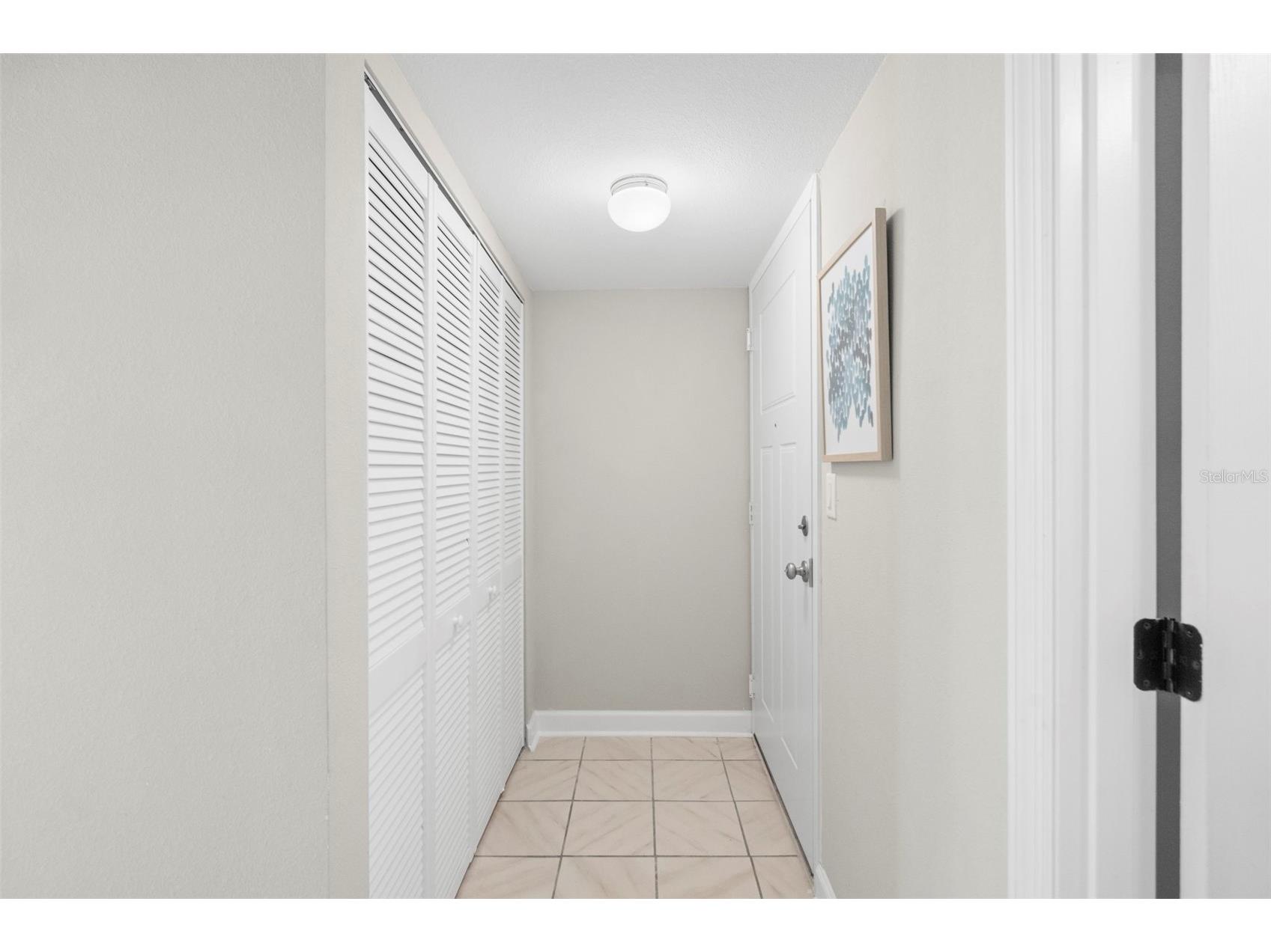 505 Plaza Seville Court #11 Treasure Island FL 33706 TB8487379 image5