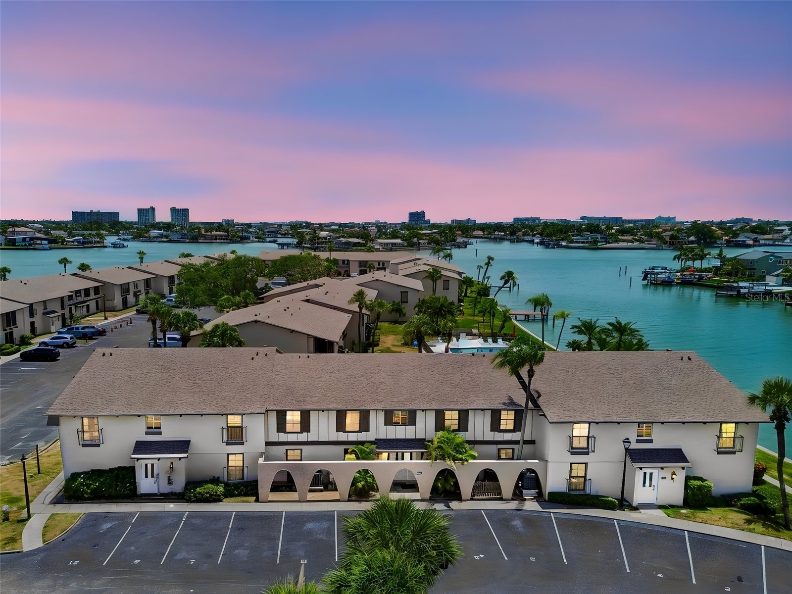 505 Plaza Seville Court #12 Treasure Island FL 33706 TB8526541 image1