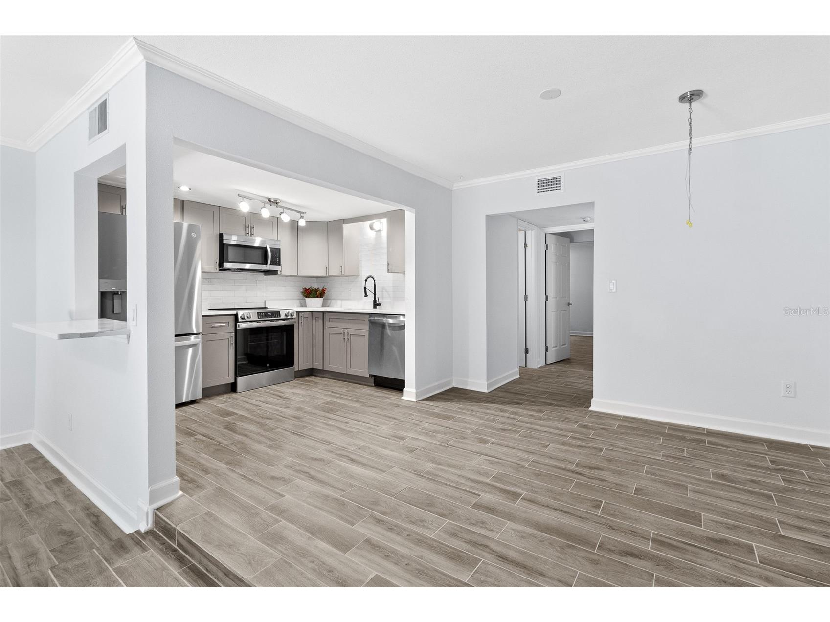 505 Plaza Seville Court #9 Treasure Island FL 33706 TB8469817 image10