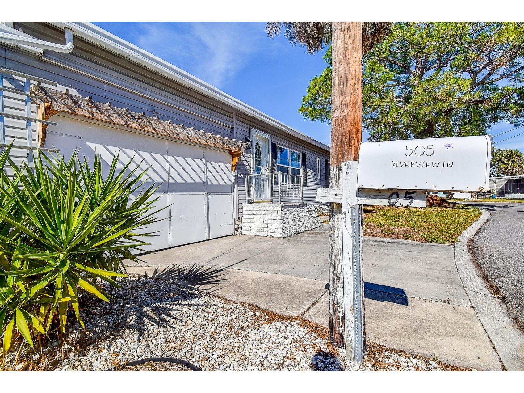505 Riverview Lane Tarpon Springs FL 34689 TB8466959 image9
