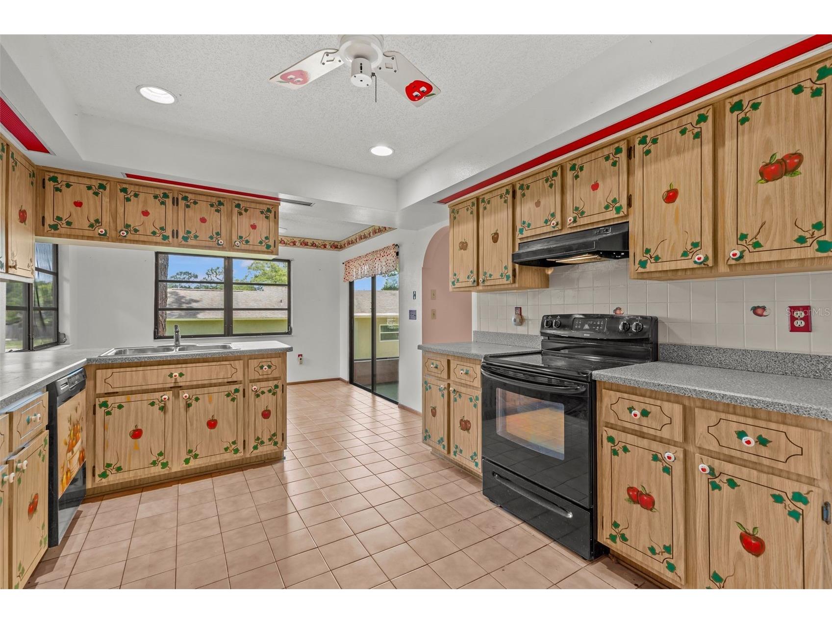 505 Village Oak Drive Tarpon Springs FL 34689 TB8520520 image14
