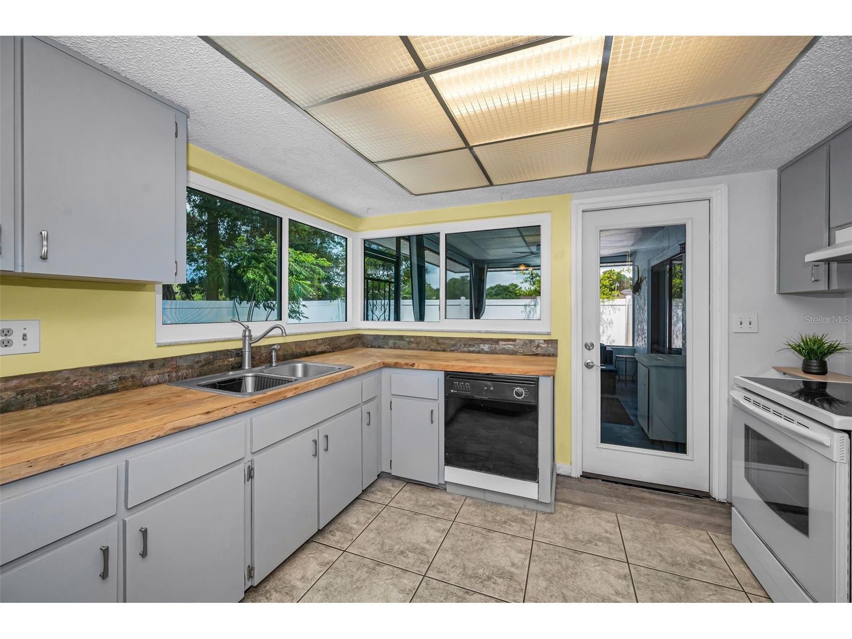 505 Whispering Oak Drive Tarpon Springs FL 34689 TB8519183 image17