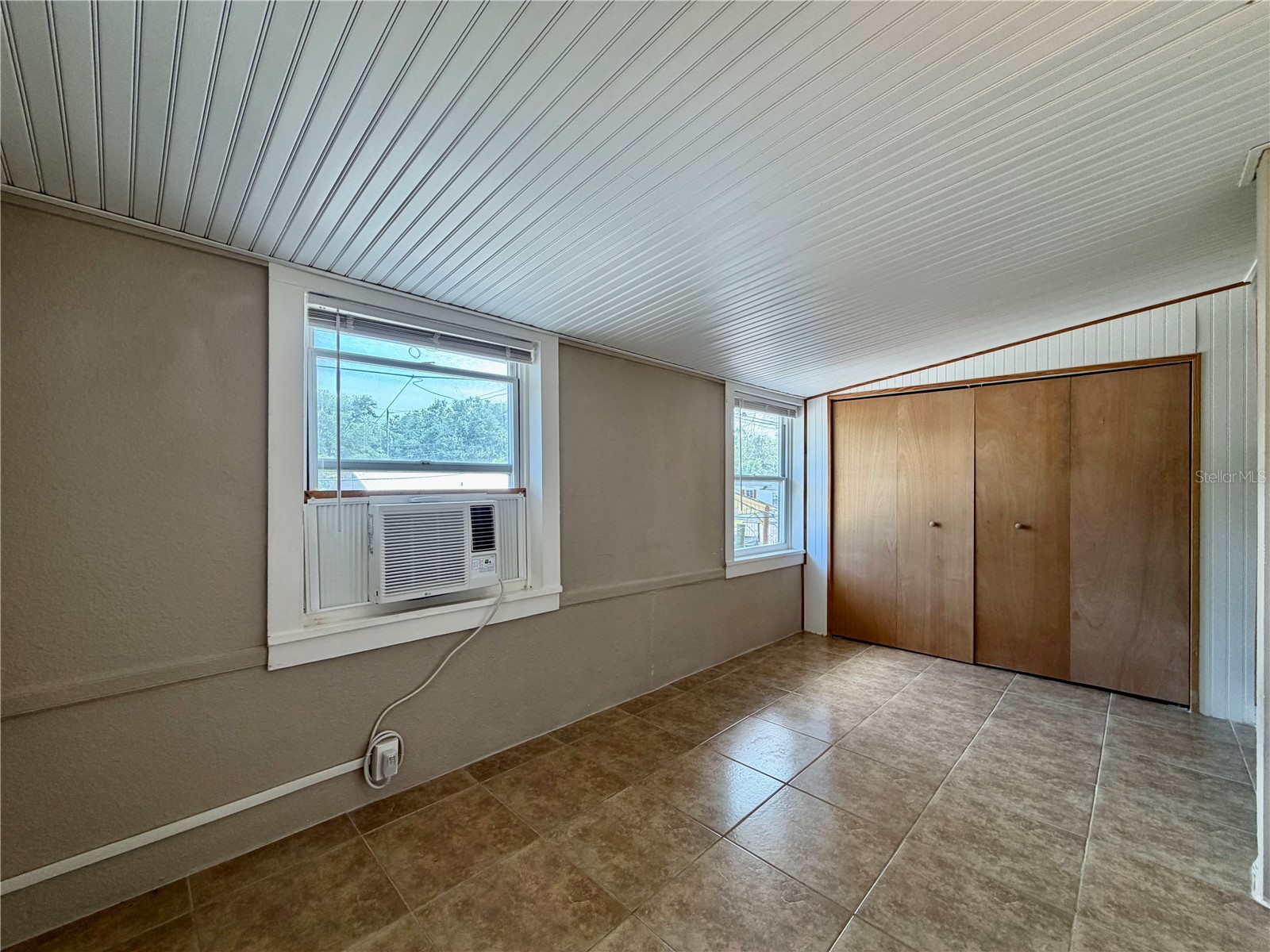5050 2nd Avenue N #UPPER Saint Petersburg FL 33710 TB8507477 image9