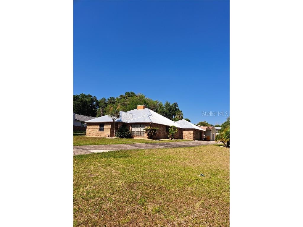 5050 Deleon Oaks Court De Leon Springs FL 32130 V4936947 image1