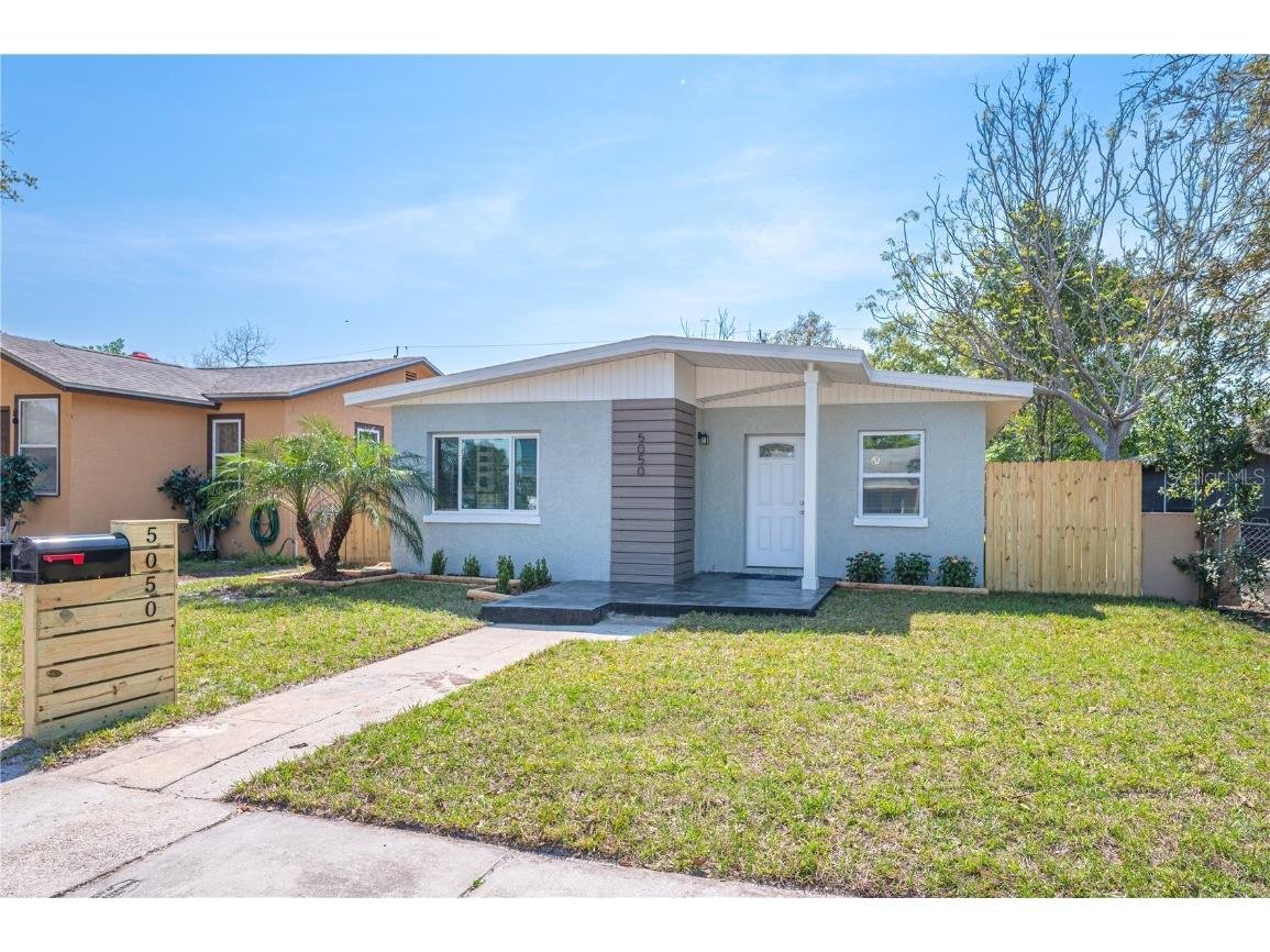 5050 Emerson Avenue S Saint Petersburg FL 33707 U8191354 image1