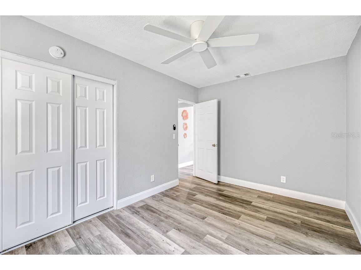 5050 Emerson Avenue S Saint Petersburg FL 33707 TB8351296 image14