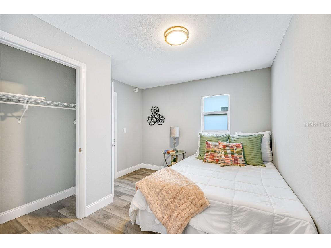 5050 Emerson Avenue S Saint Petersburg FL 33707 TB8351296 image17