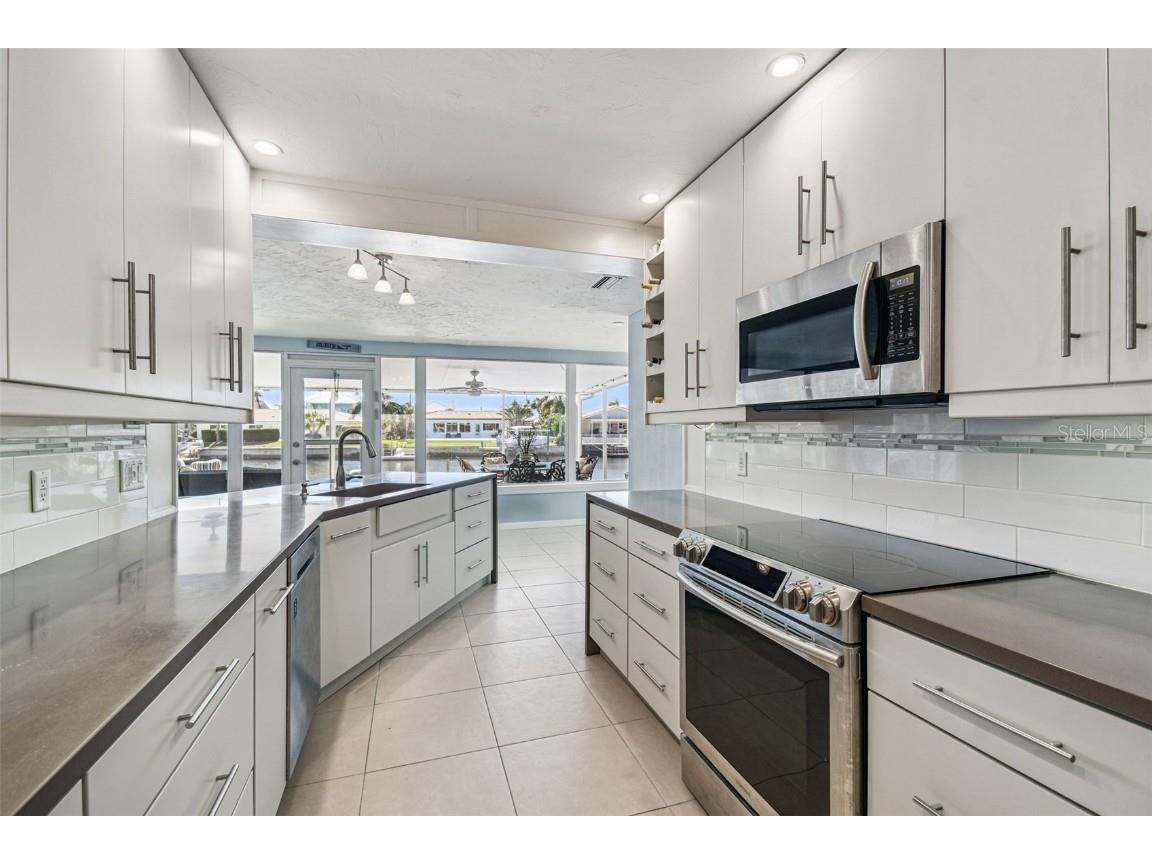 5050 Porpoise Place New Port Richey FL 34652 TB8410630 image38