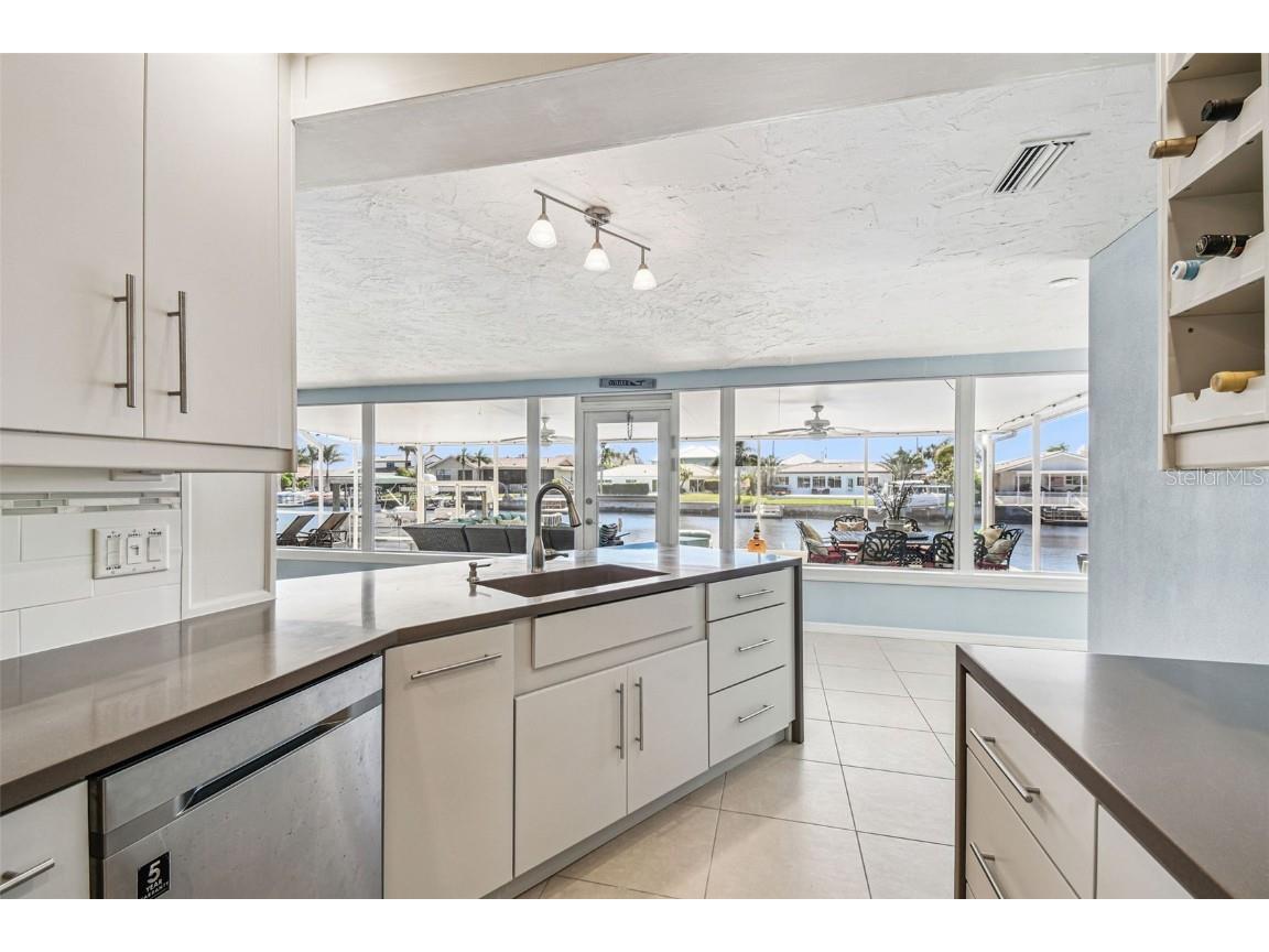 5050 Porpoise Place New Port Richey FL 34652 TB8410630 image39