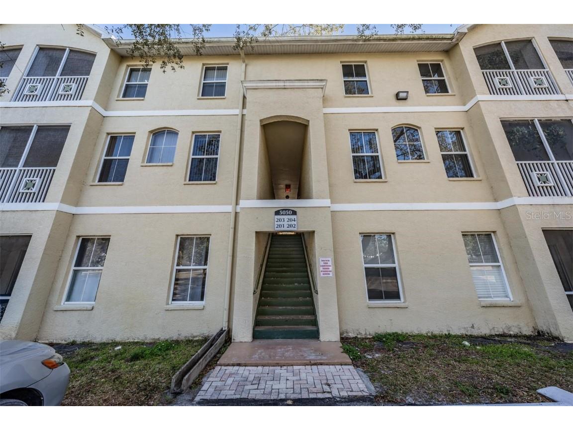 5050 Sunridge Palms Drive #204 Tampa FL 33617 T3501950 image1