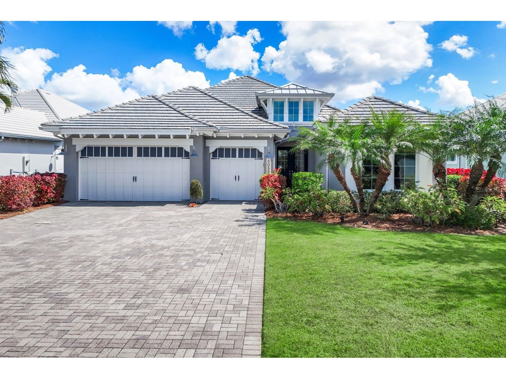 5052 Martinique Drive Naples FL 34113 C7523600 image1