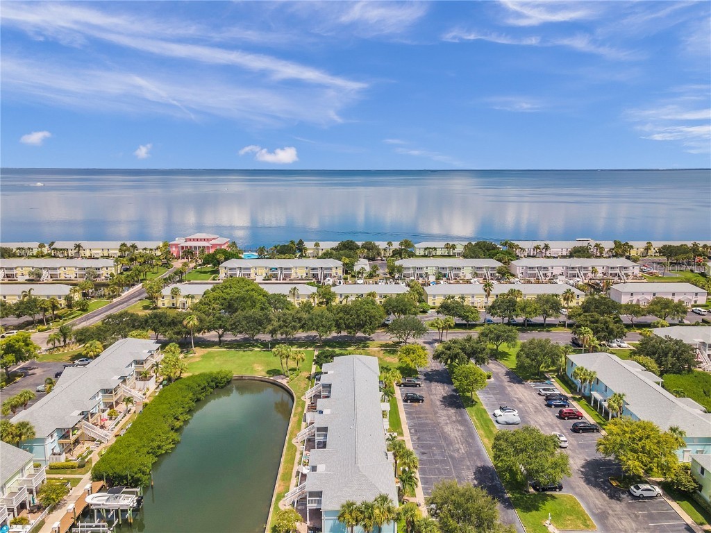 5052 Starfish Drive SE #F Saint Petersburg FL 33705 - TAMP BAY/BIG BAYOU U8174471 image1