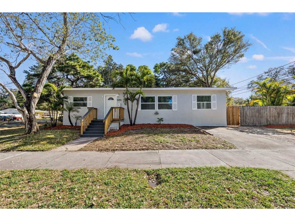5055 12th St N Saint Petersburg FL 33703 U8228024 image1
