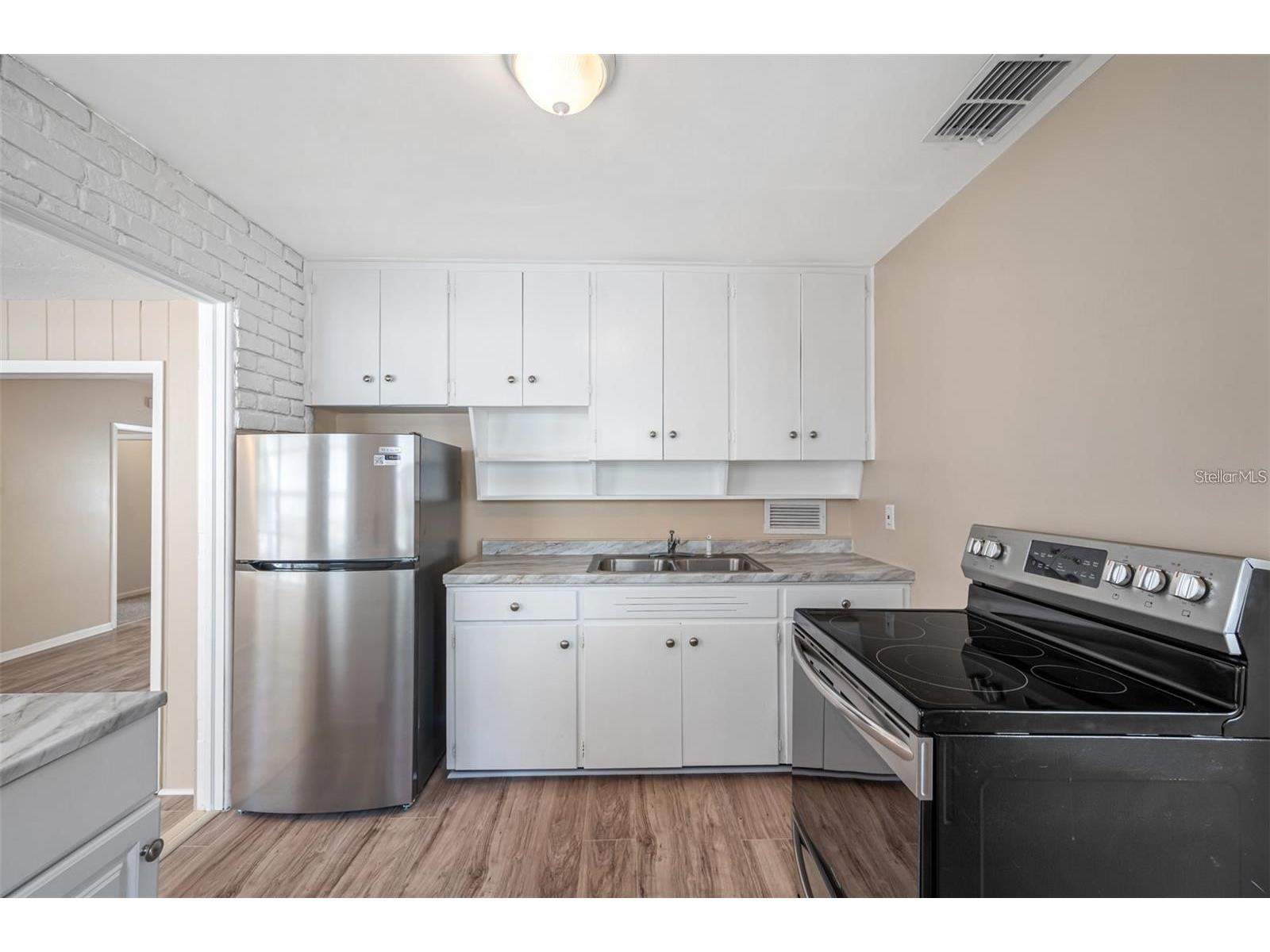 5055 3rd Avenue S Saint Petersburg FL 33707 TB8506737 image3