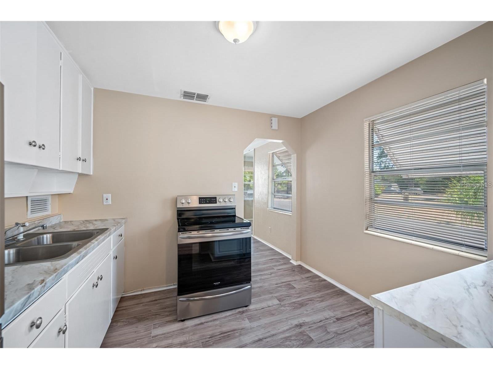 5055 3rd Avenue S Saint Petersburg FL 33707 TB8506737 image5