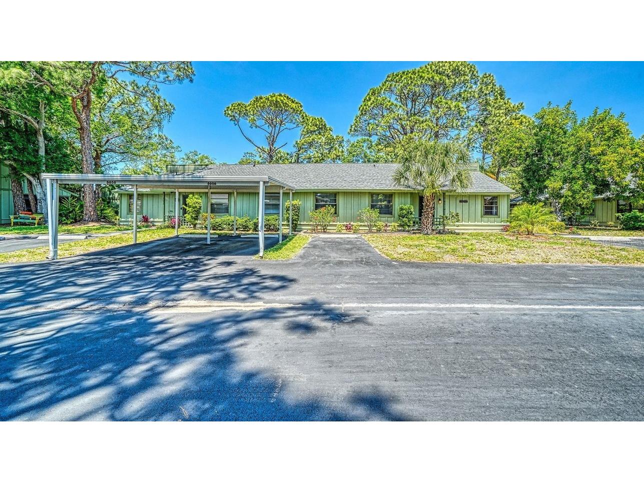 5056 Barrington Circle #2602 Sarasota FL 34234 A4690904 image1