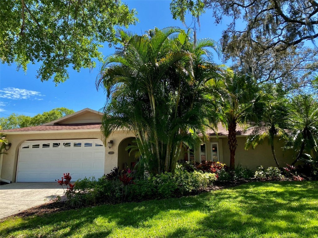 506 White Oak Drive Tarpon Springs FL 34689 U8158372 image1