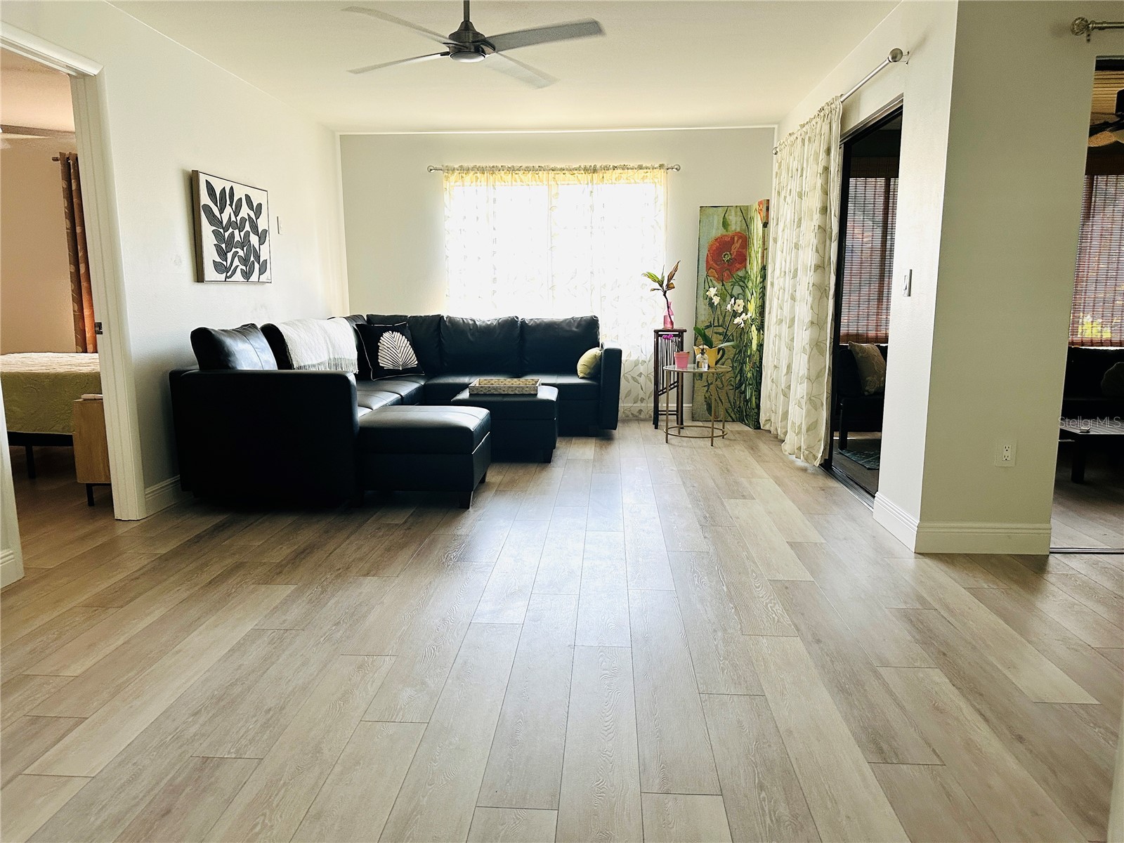 5061 Barrington Circle #1302 Sarasota FL 34234 A4684564 image15