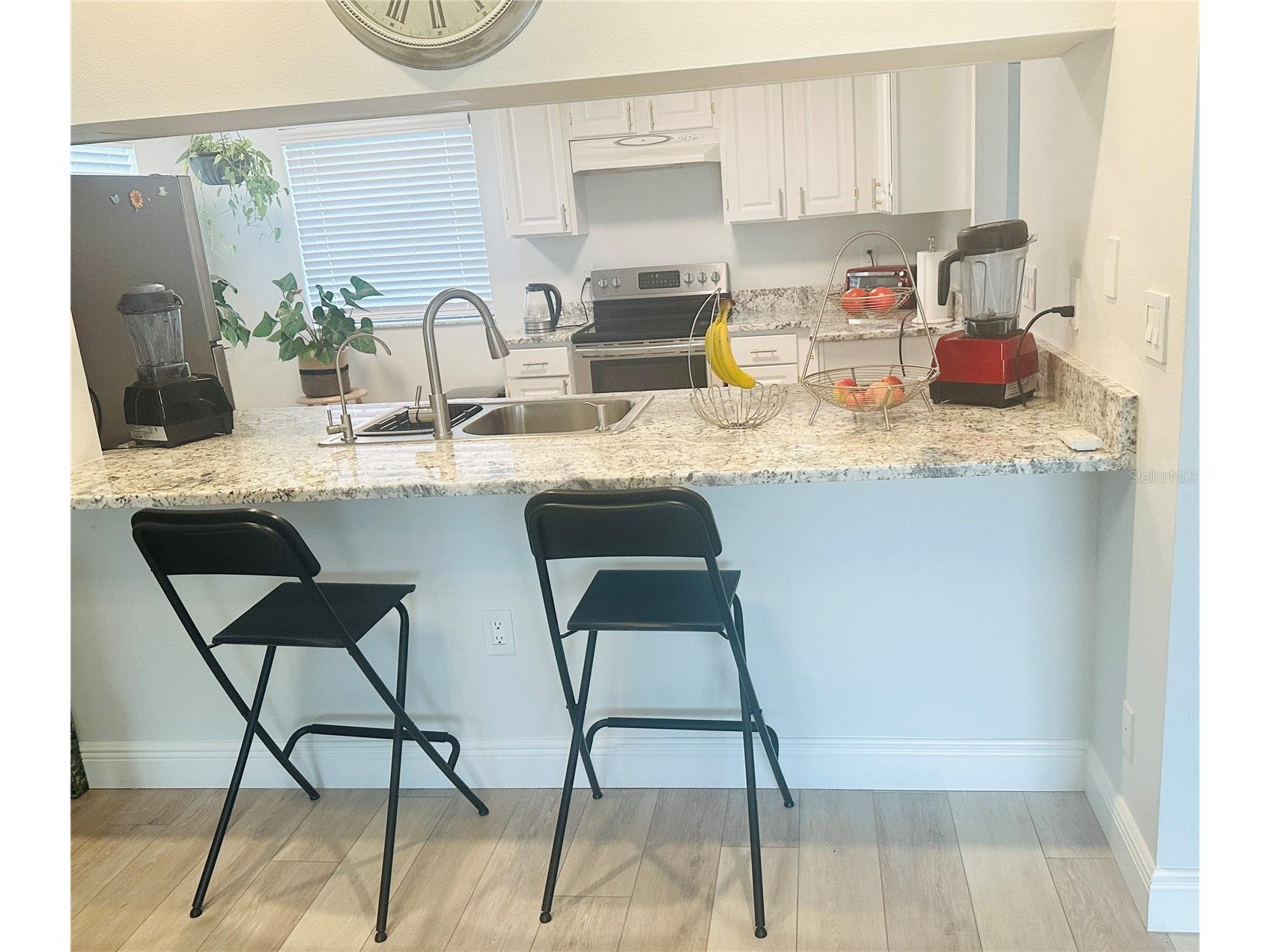 5061 Barrington Circle #1302 Sarasota FL 34234 A4684564 image18