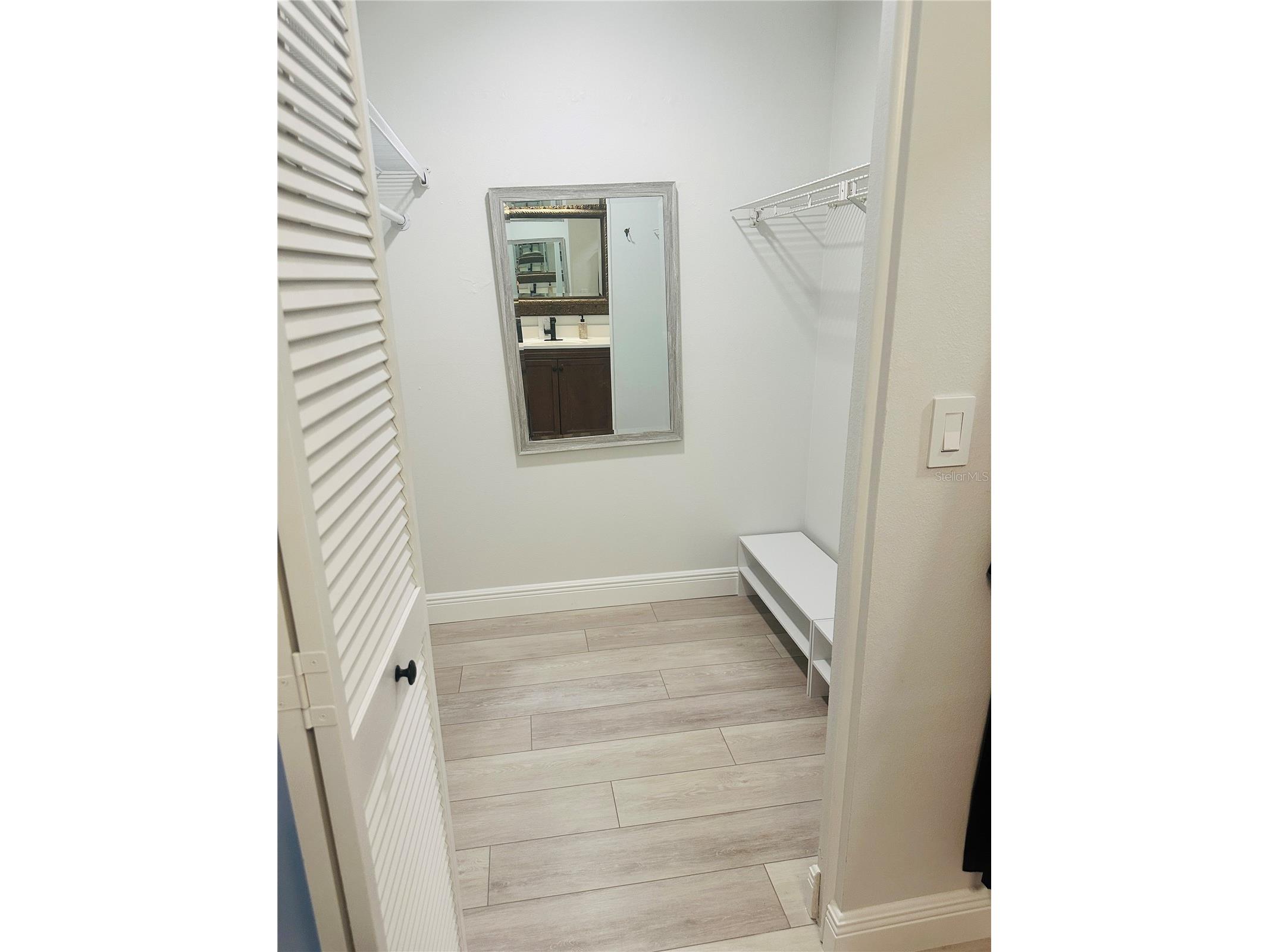 5061 Barrington Circle #1302 Sarasota FL 34234 A4684564 image23