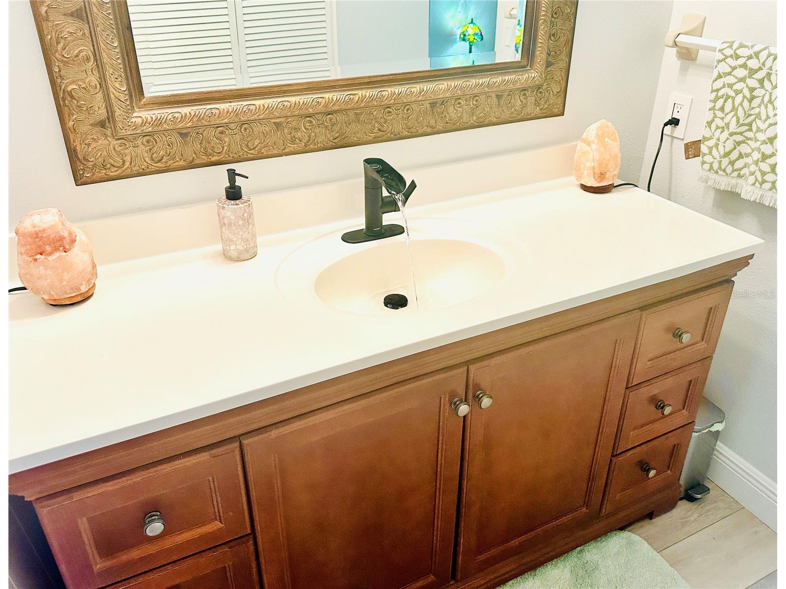 5061 Barrington Circle #1302 Sarasota FL 34234 A4684564 image26